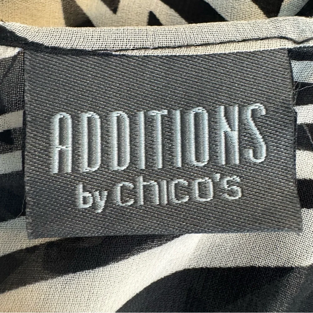 Chico's Black and White Abstract Shawl Coverup - Picture 5 of 6